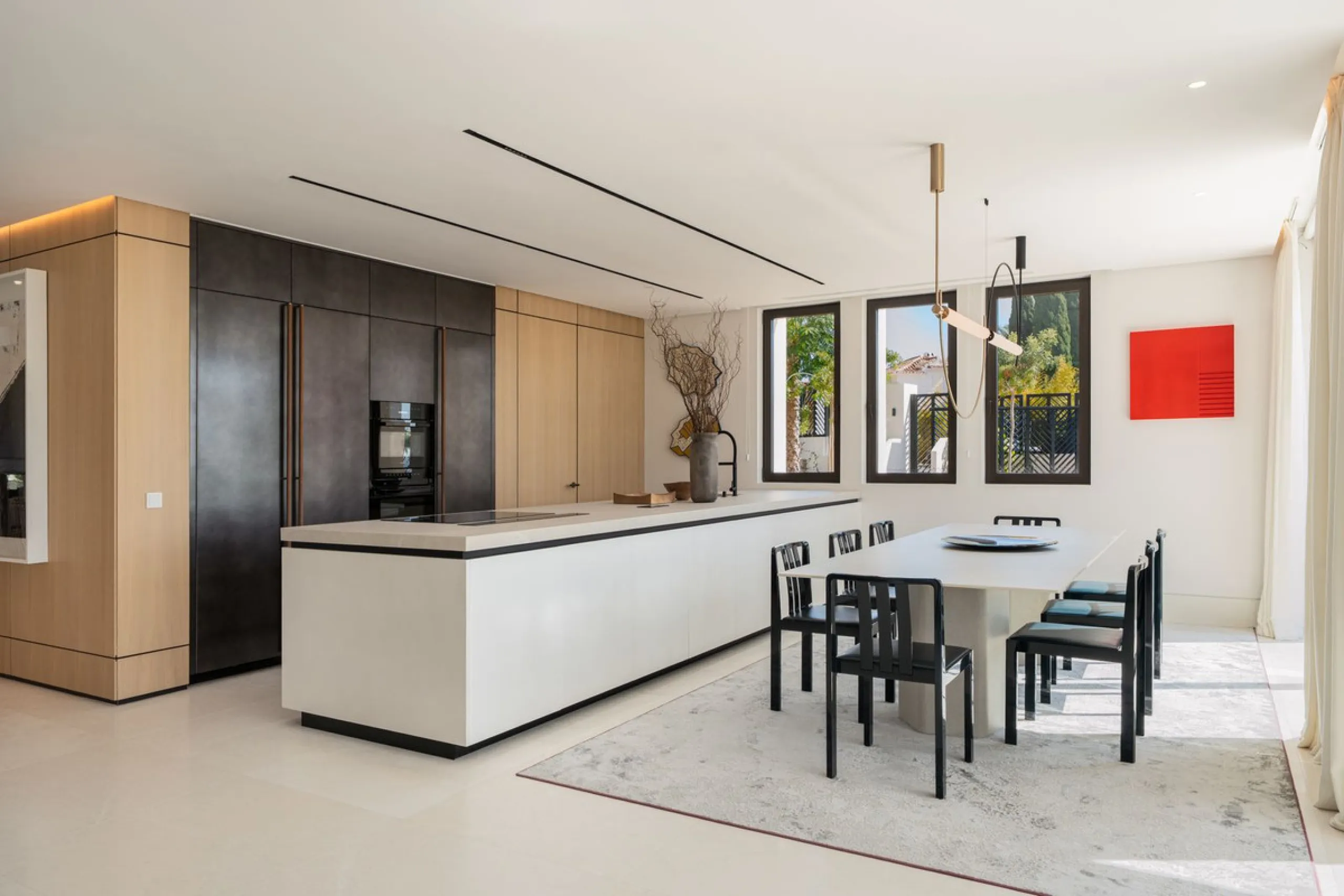 Zeitgenössische Designervilla mit Spa im Marbella Hill Club