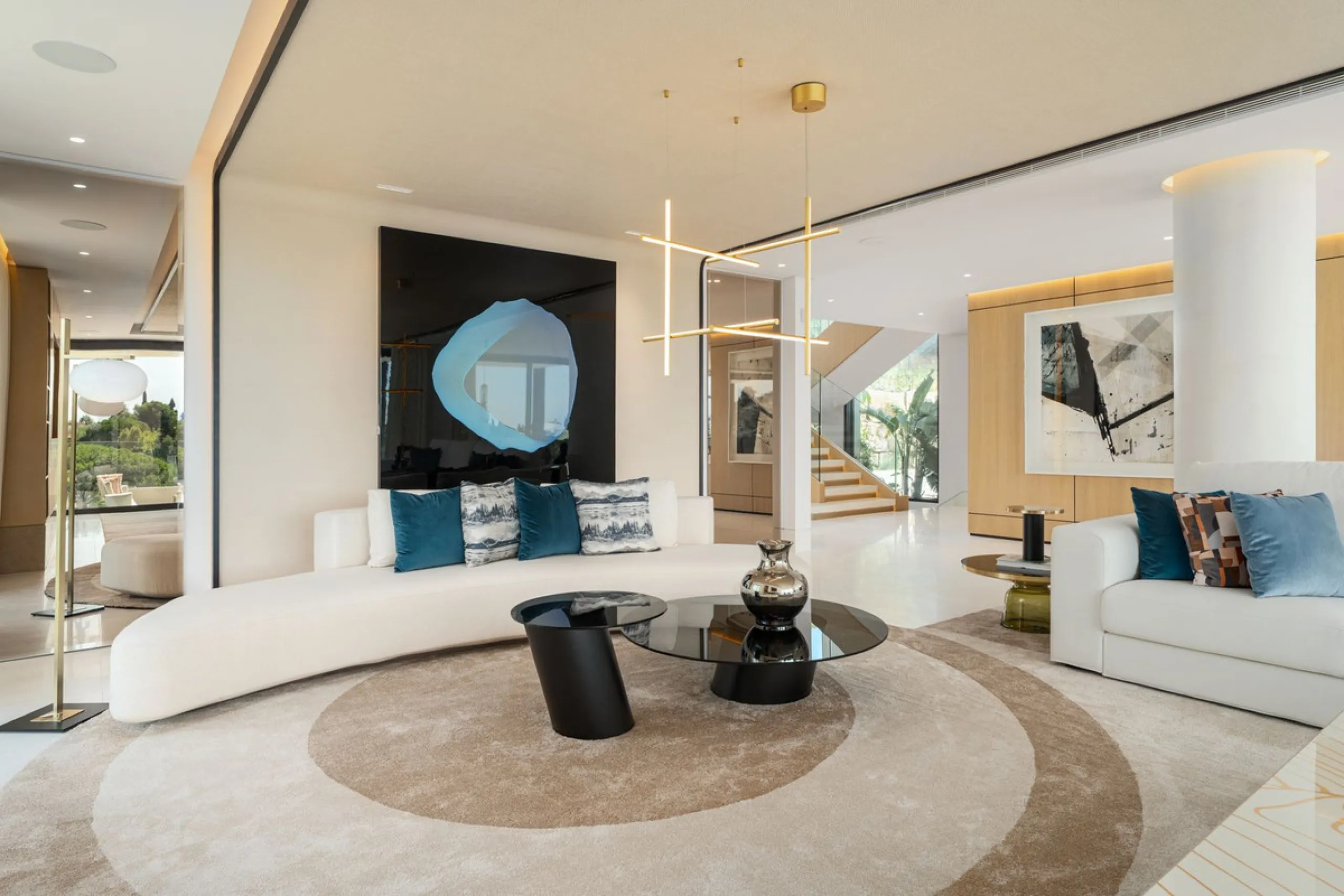 Zeitgenössische Designervilla mit Spa im Marbella Hill Club