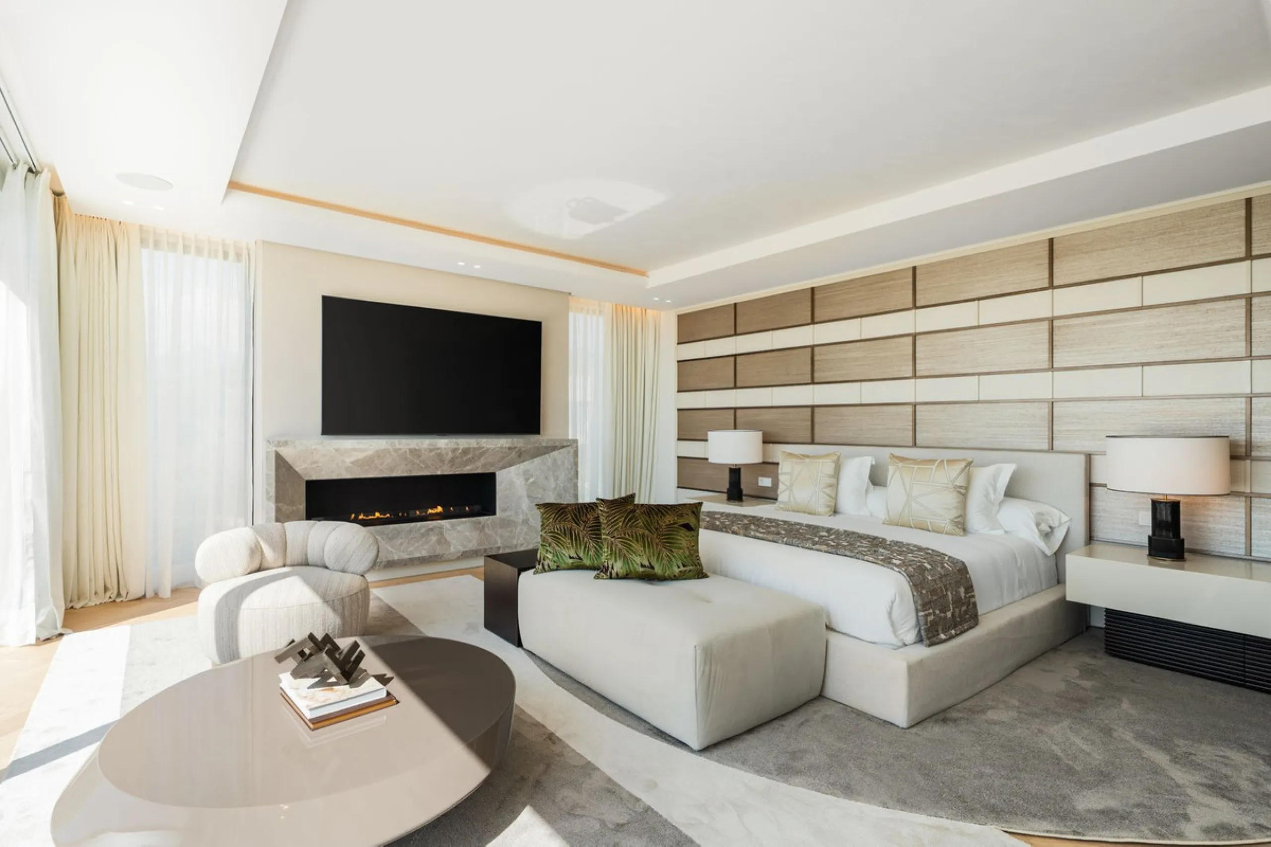 Zeitgenössische Designervilla mit Spa im Marbella Hill Club