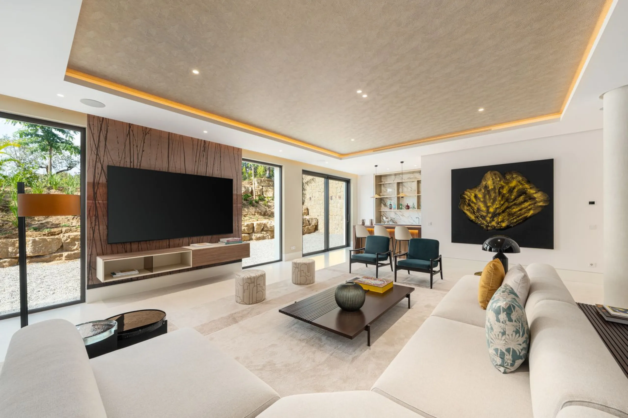 Zeitgenössische Designervilla mit Spa im Marbella Hill Club