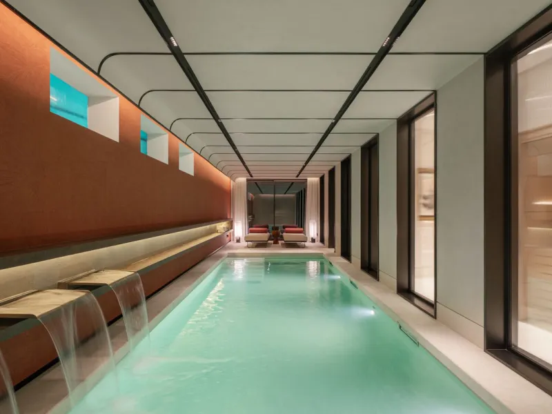 Zeitgenössische Designervilla mit Spa im Marbella Hill Club