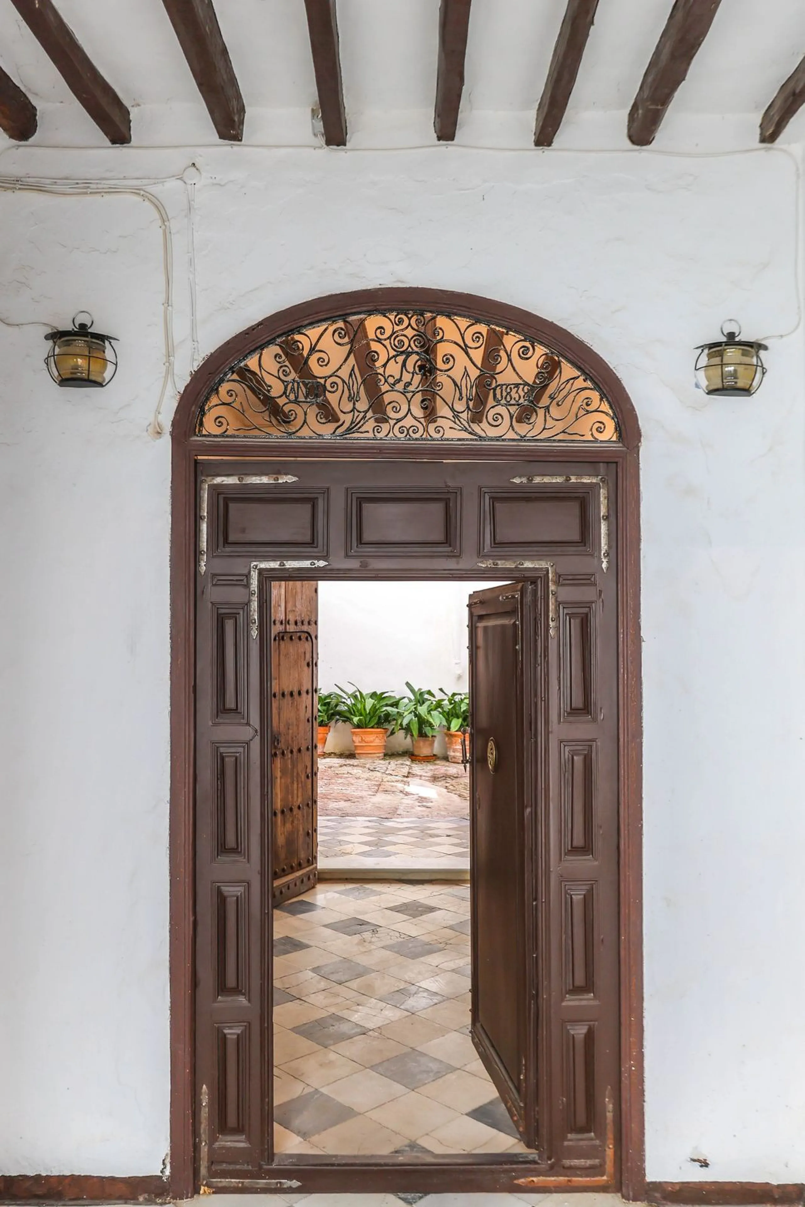 Authentic Townhouse – A Step Back in Time