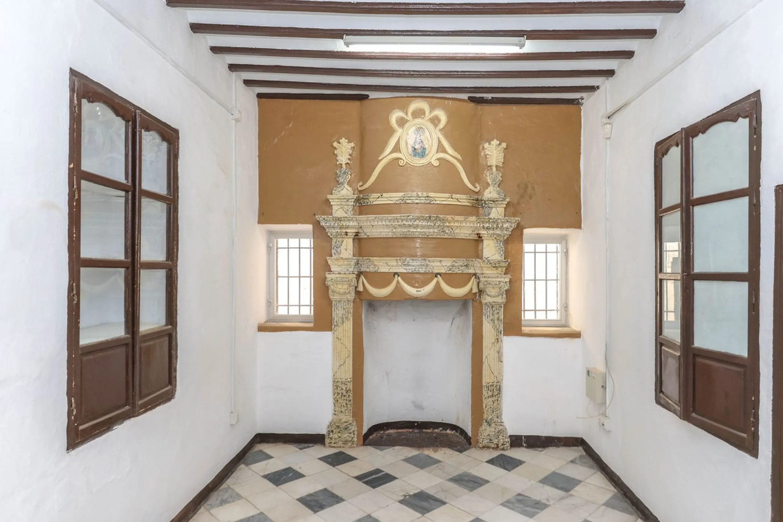 Authentic Townhouse – A Step Back in Time