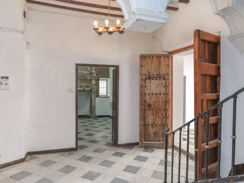 Authentic Townhouse – A Step Back in Time