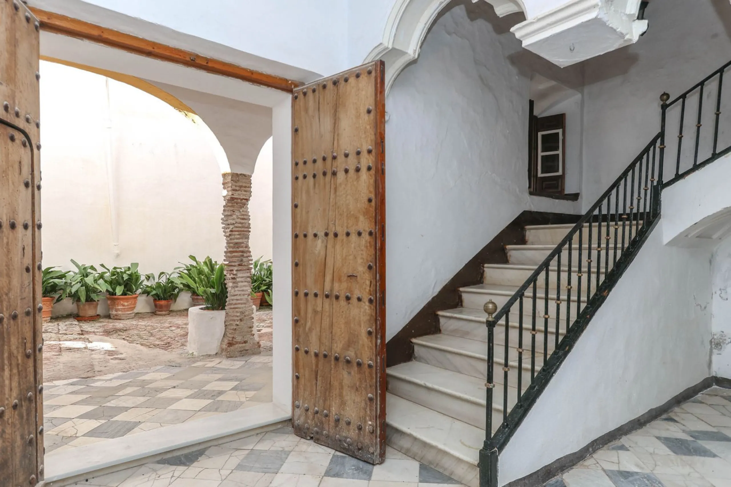 Authentic Townhouse – A Step Back in Time