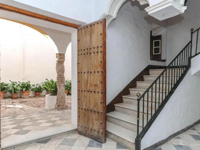 Authentic Townhouse – A Step Back in Time