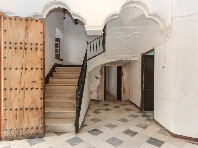 Authentic Townhouse – A Step Back in Time