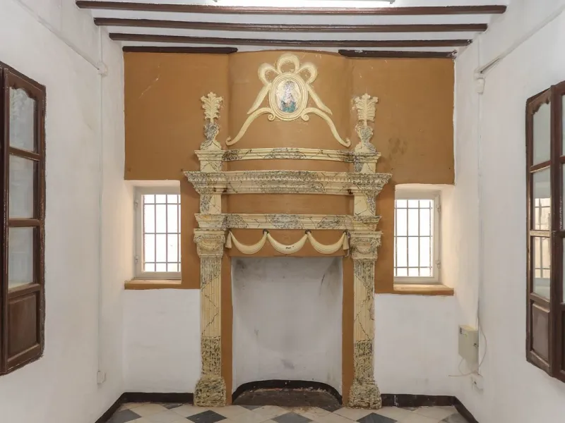 Authentic Townhouse – A Step Back in Time