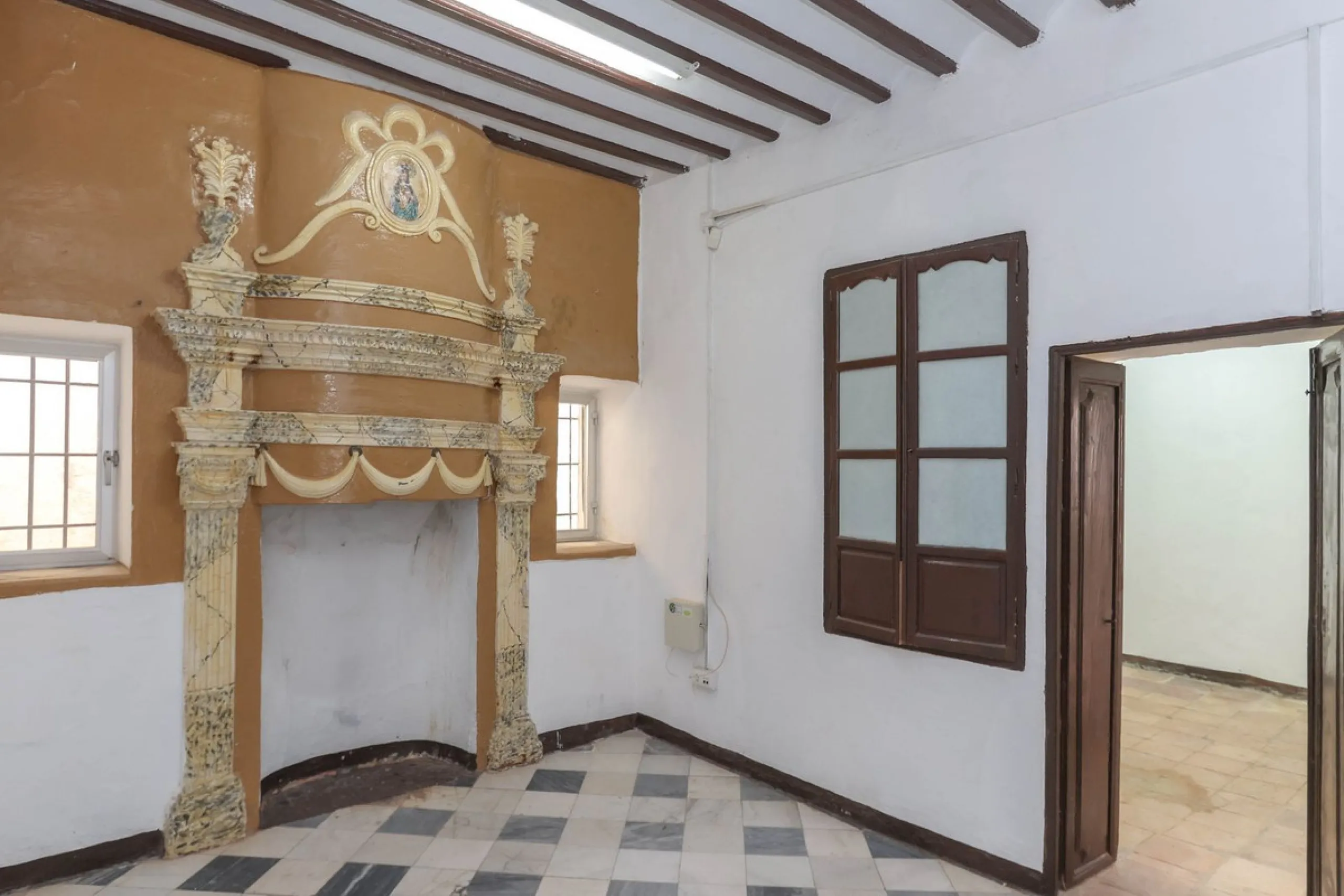 Authentic Townhouse – A Step Back in Time