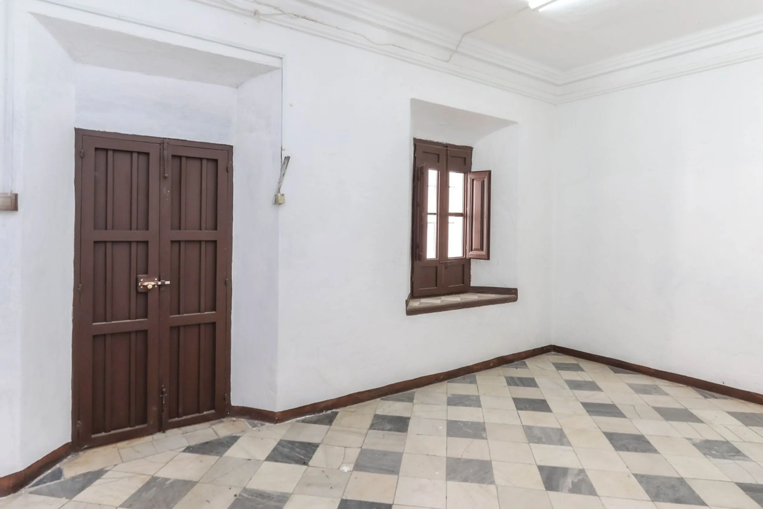 Authentic Townhouse – A Step Back in Time