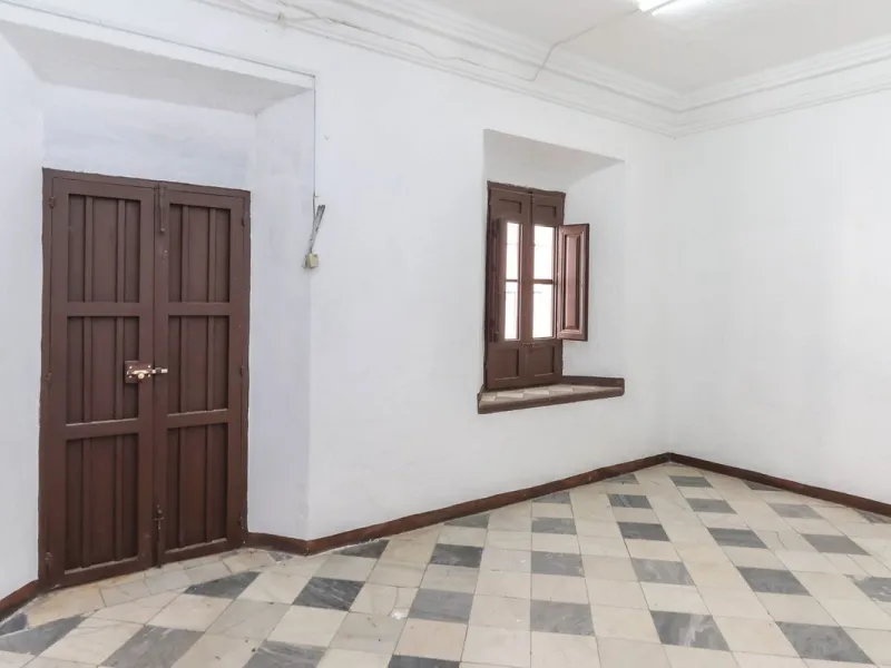 Authentic Townhouse – A Step Back in Time