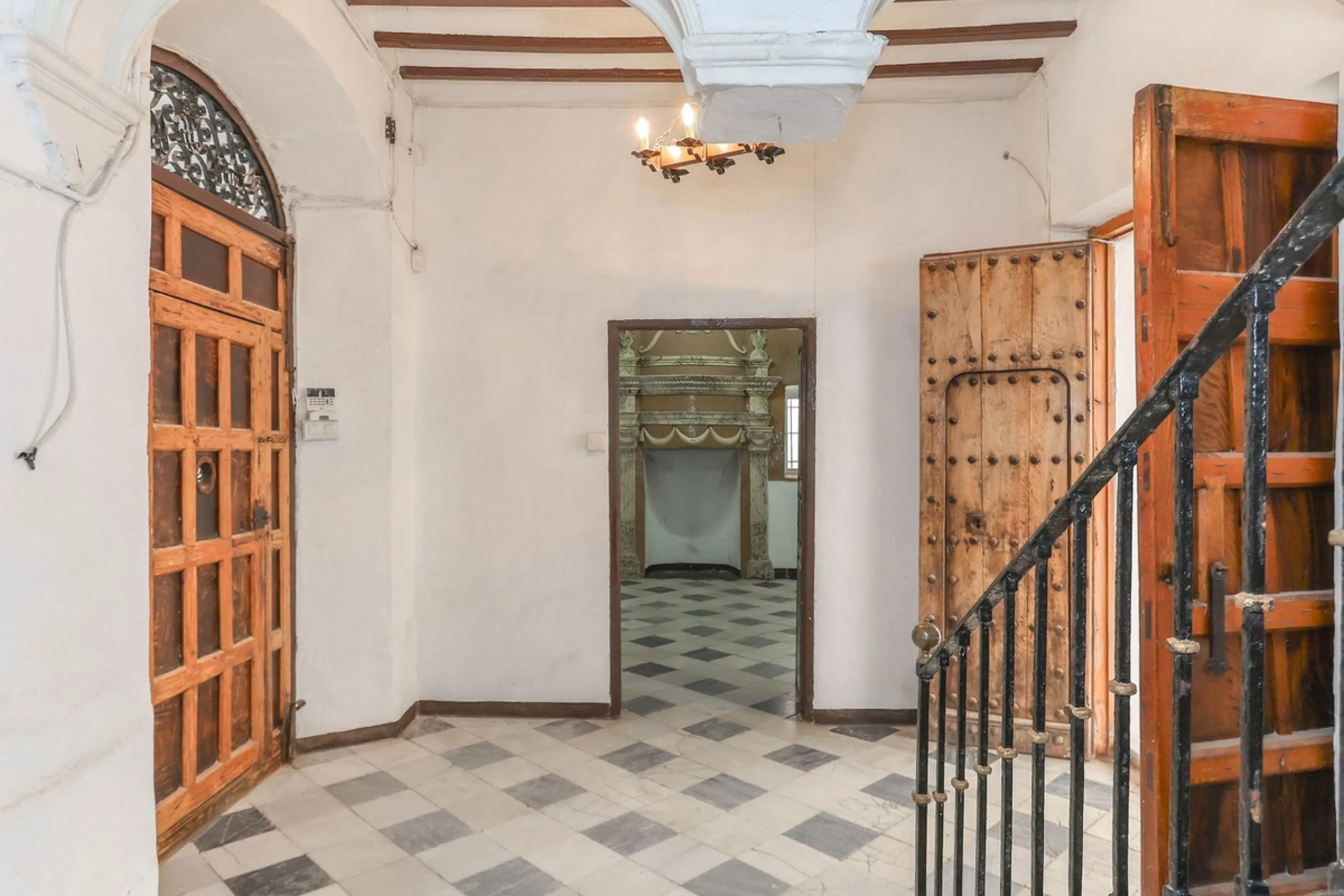 Authentic Townhouse – A Step Back in Time