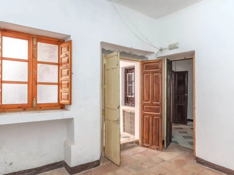 Authentic Townhouse – A Step Back in Time