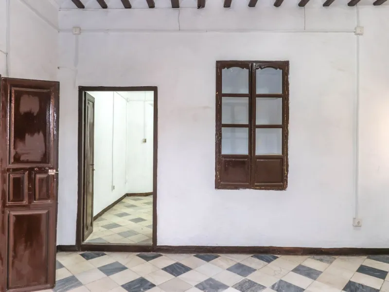 Authentic Townhouse – A Step Back in Time
