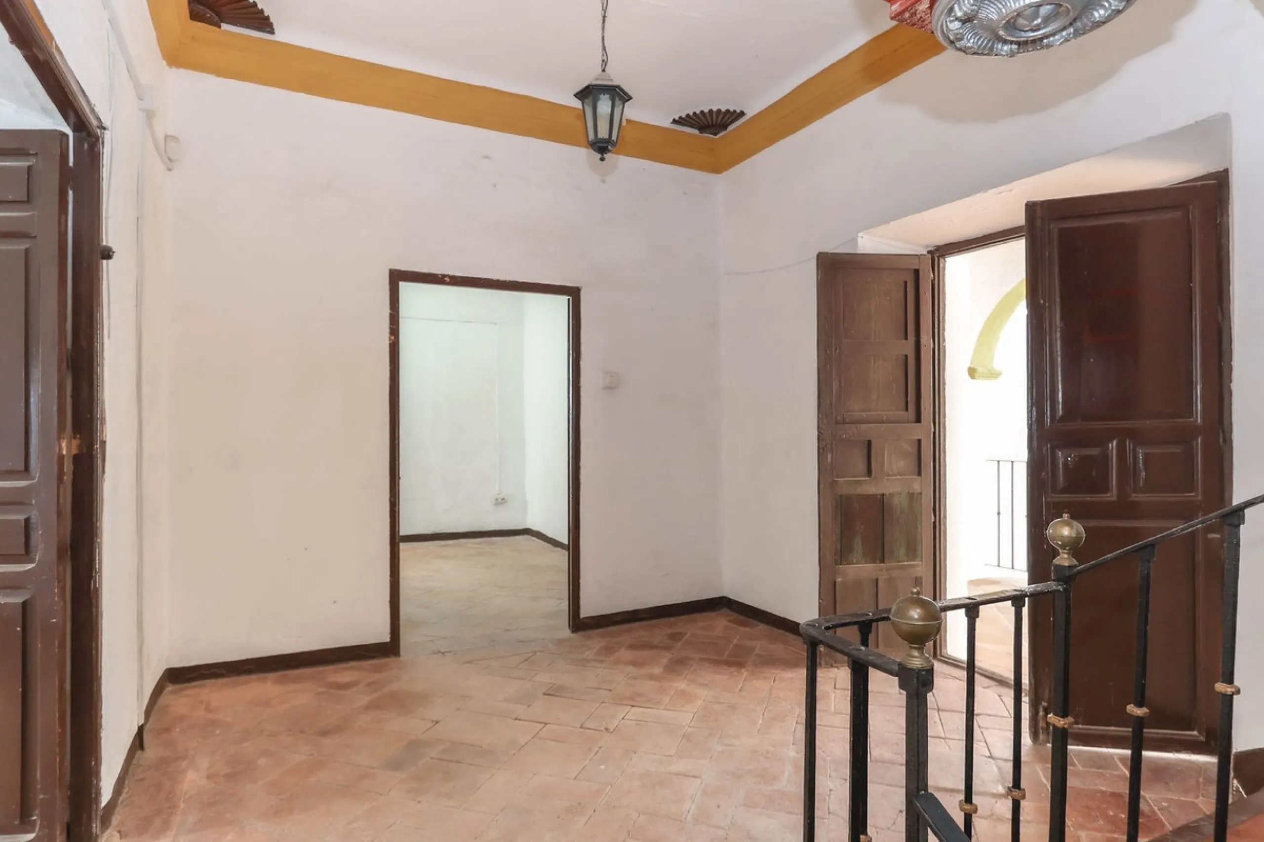 Authentic Townhouse – A Step Back in Time