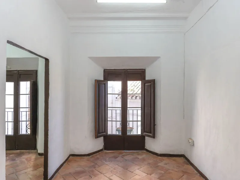 Authentic Townhouse – A Step Back in Time