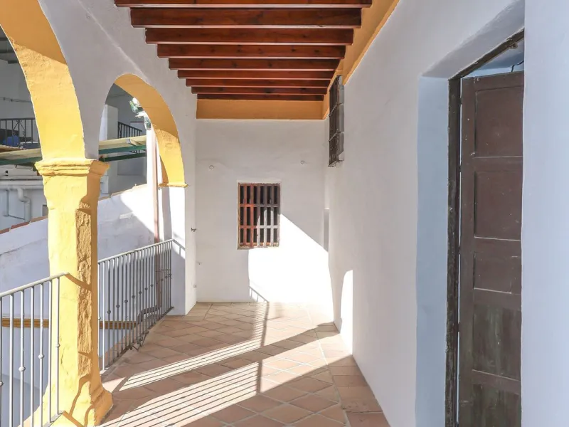 Authentic Townhouse – A Step Back in Time