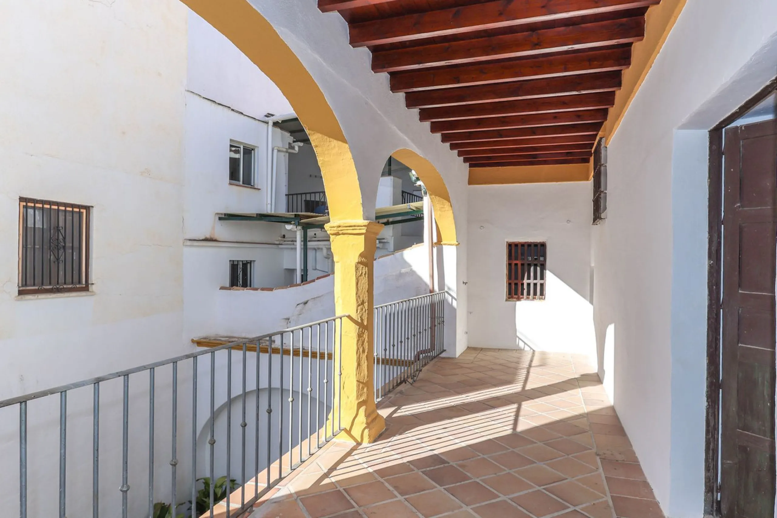 Authentic Townhouse – A Step Back in Time