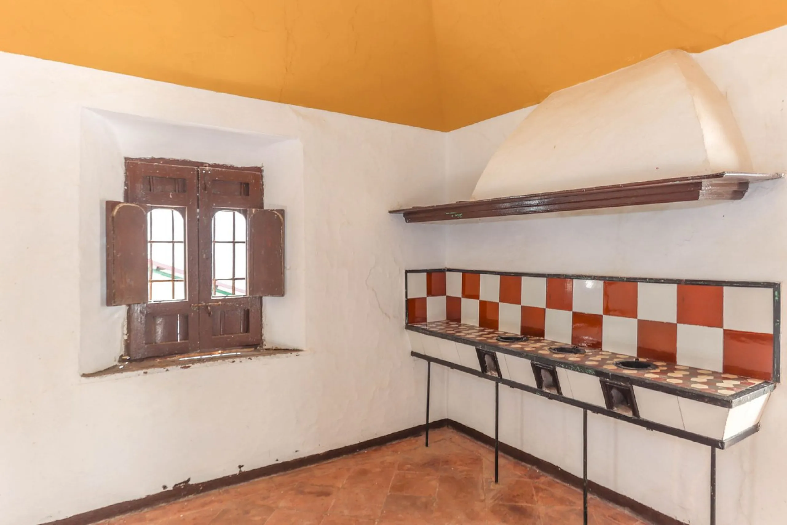 Authentic Townhouse – A Step Back in Time
