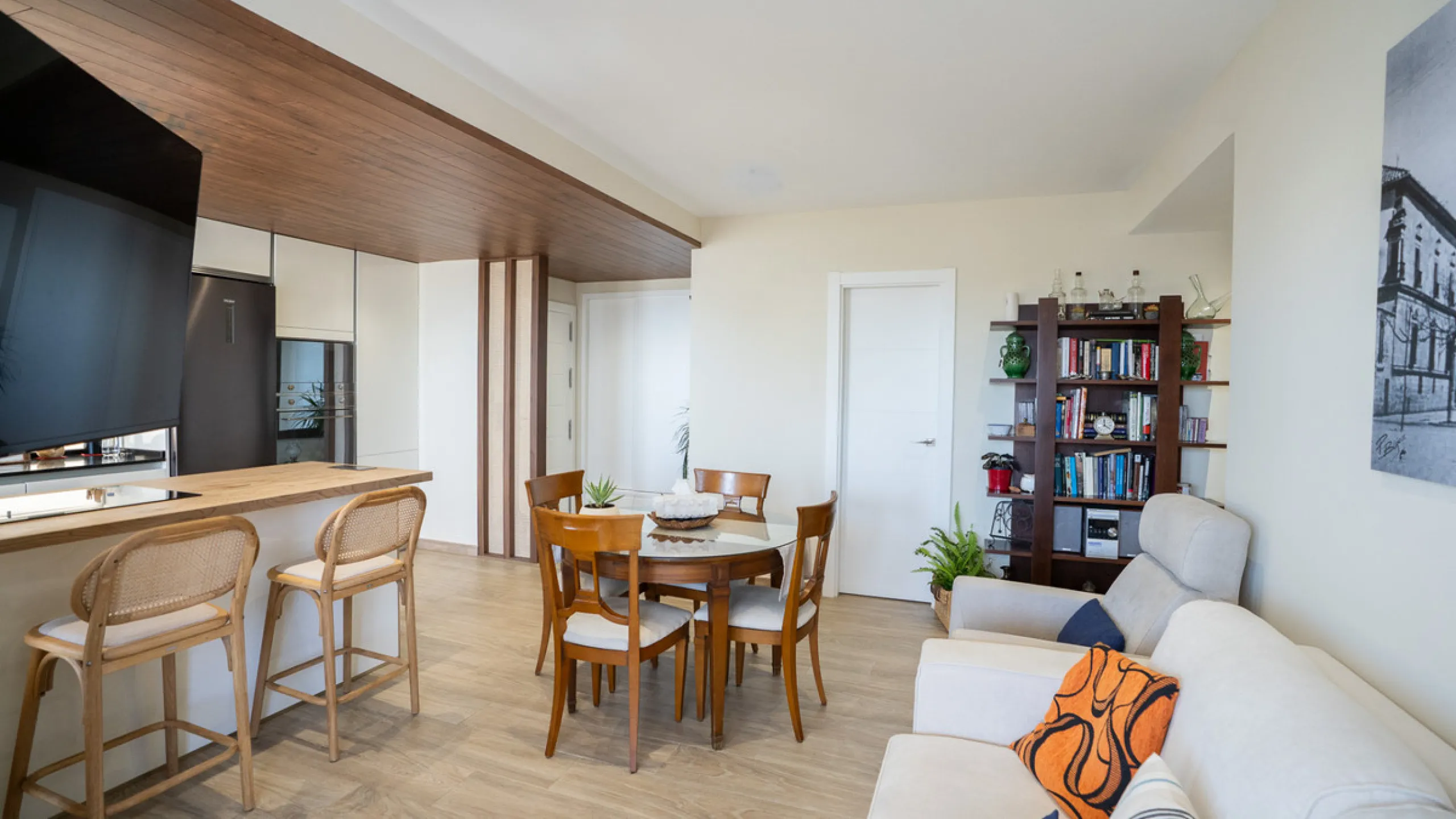 Apartment - Middle Floor Apartment в продаже в Marbella, Málaga. В доме 2 спален и 2 ванных комнат. Площадь дома 92 м²