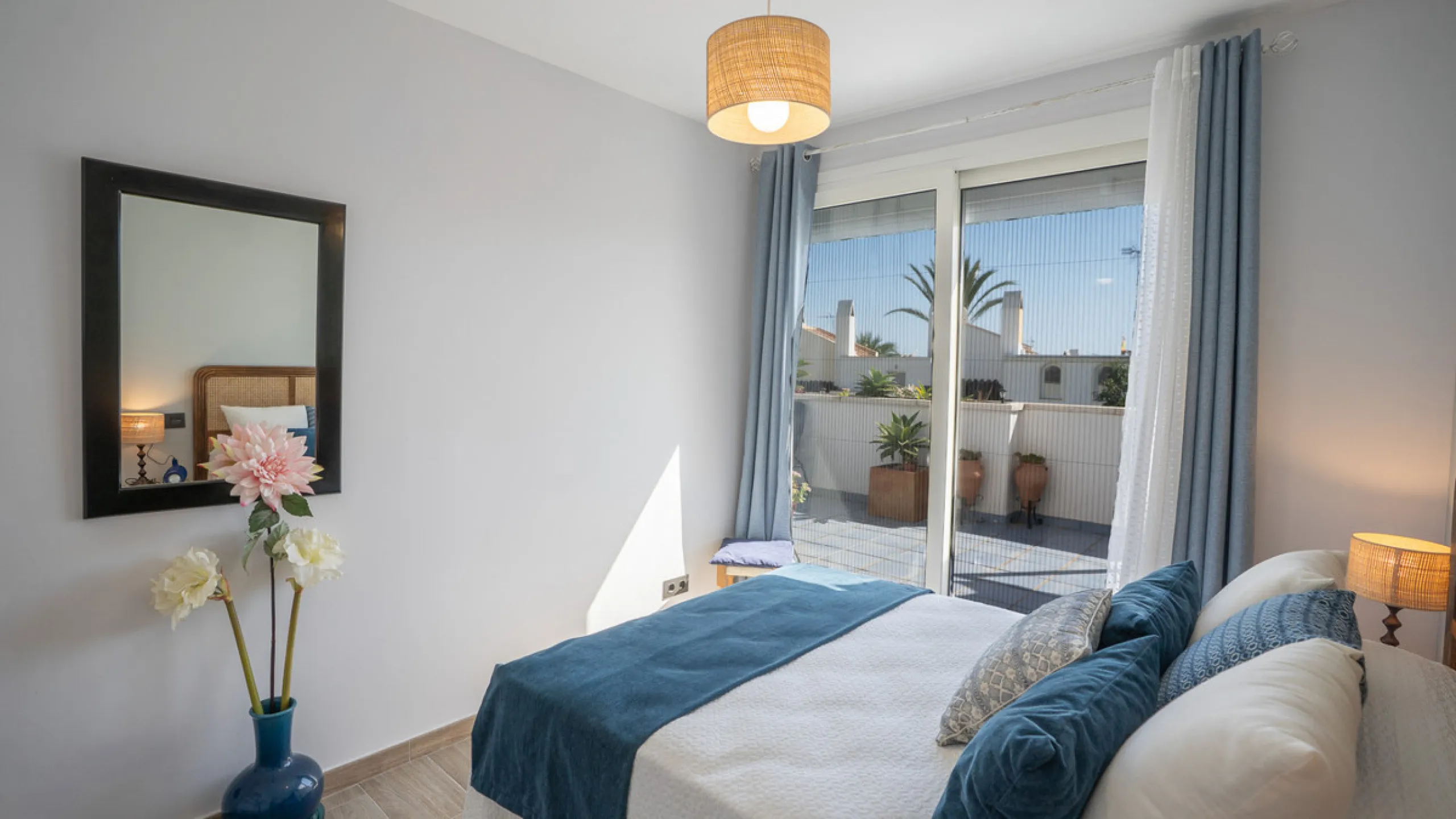 Apartment - Middle Floor Apartment в продаже в Marbella, Málaga. В доме 2 спален и 2 ванных комнат. Площадь дома 92 м²