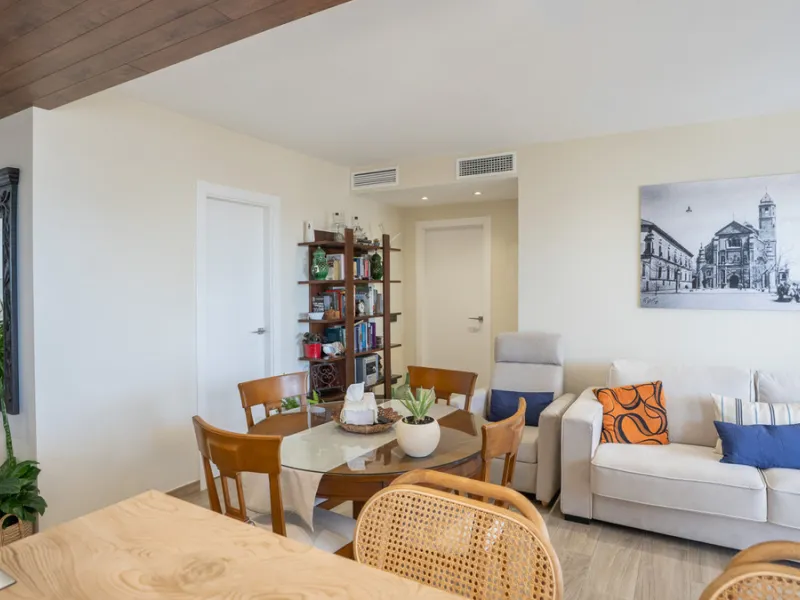 Apartment - Middle Floor Apartment в продаже в Marbella, Málaga. В доме 2 спален и 2 ванных комнат. Площадь дома 92 м²