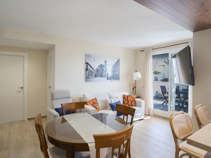 Apartment - Middle Floor Apartment в продаже в Marbella, Málaga. В доме 2 спален и 2 ванных комнат. Площадь дома 92 м²