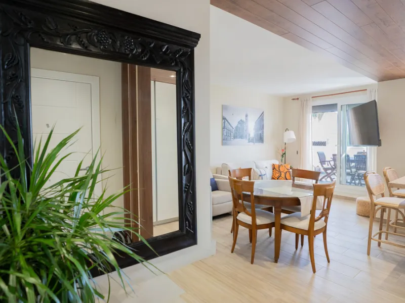 Apartment - Middle Floor Apartment в продаже в Marbella, Málaga. В доме 2 спален и 2 ванных комнат. Площадь дома 92 м²