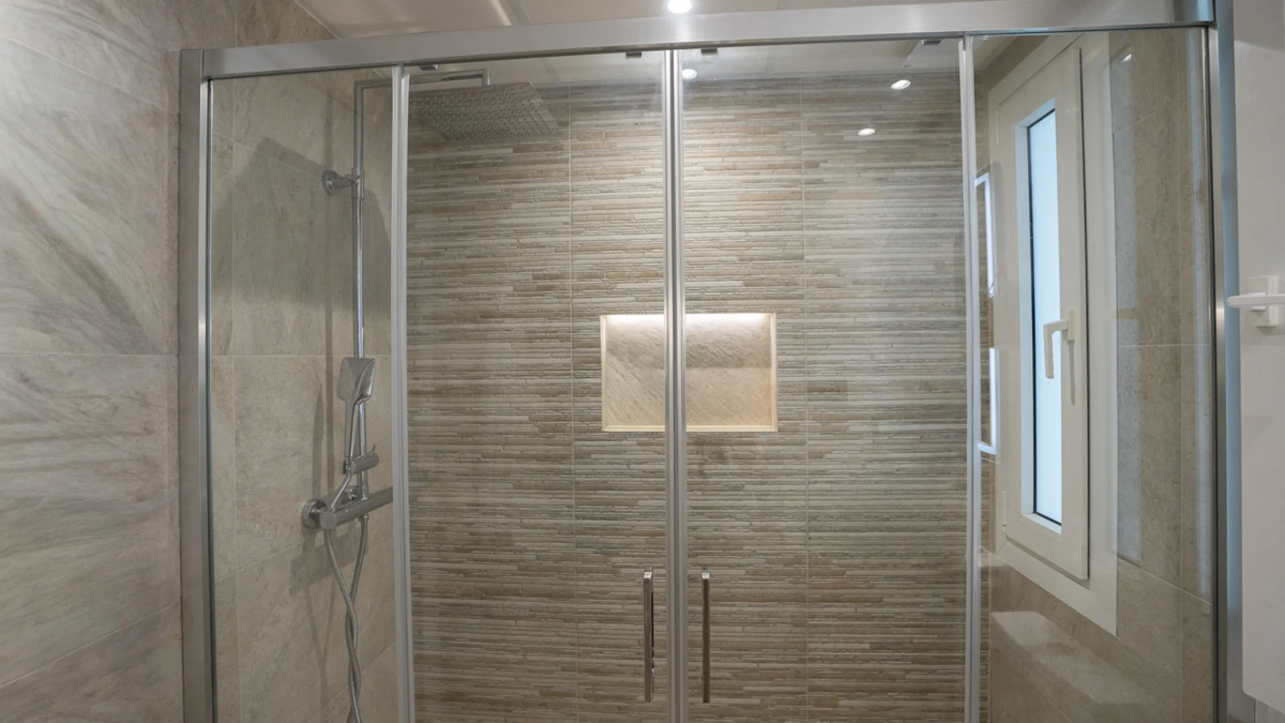 Apartment - Middle Floor Apartment в продаже в Marbella, Málaga. В доме 2 спален и 2 ванных комнат. Площадь дома 92 м²
