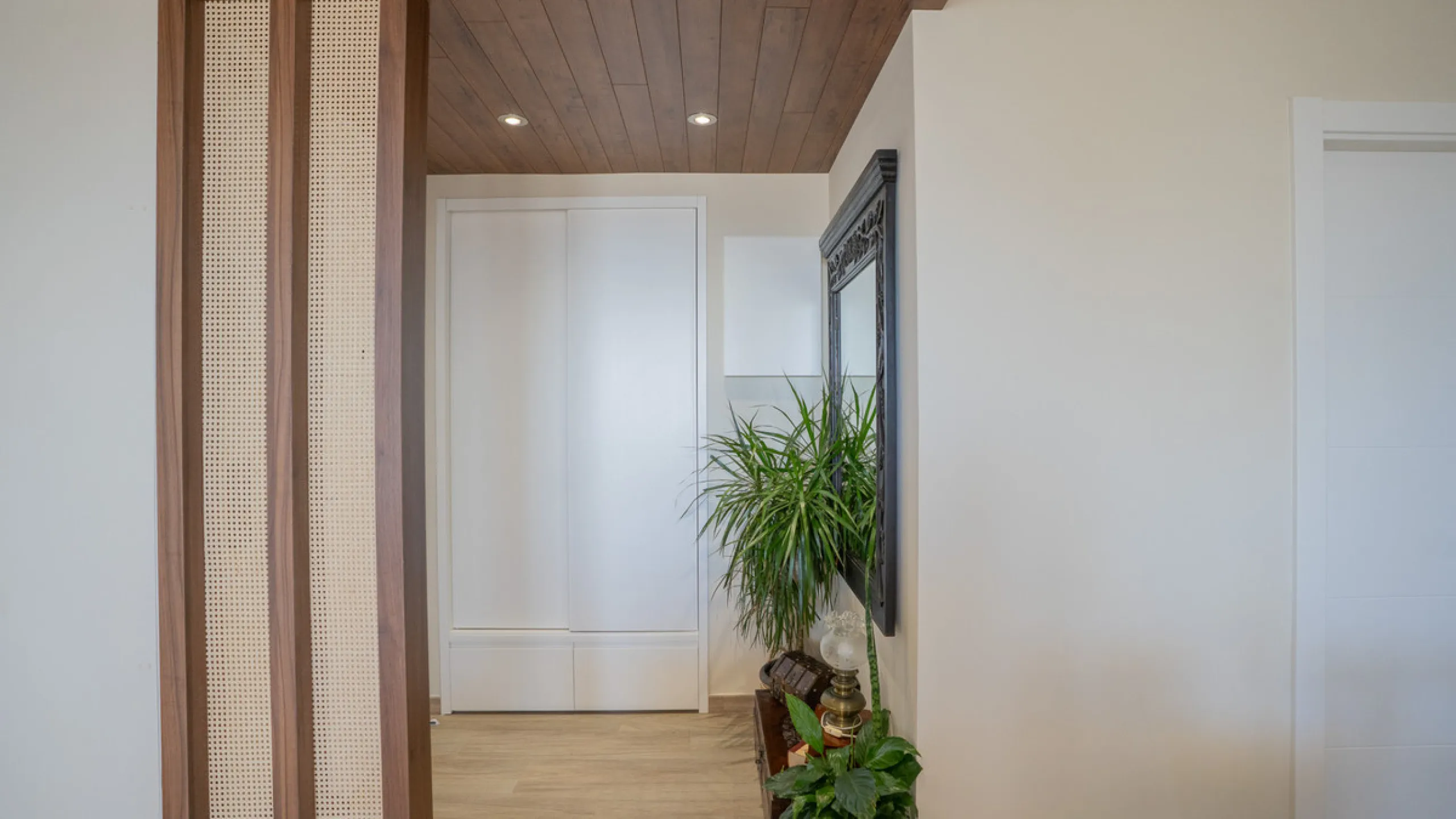 Apartment - Middle Floor Apartment в продаже в Marbella, Málaga. В доме 2 спален и 2 ванных комнат. Площадь дома 92 м²