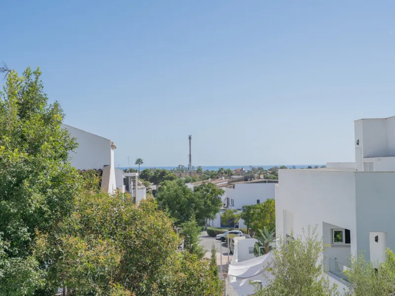 Apartment - Middle Floor Apartment в продаже в Marbella, Málaga. В доме 2 спален и 2 ванных комнат. Площадь дома 92 м²