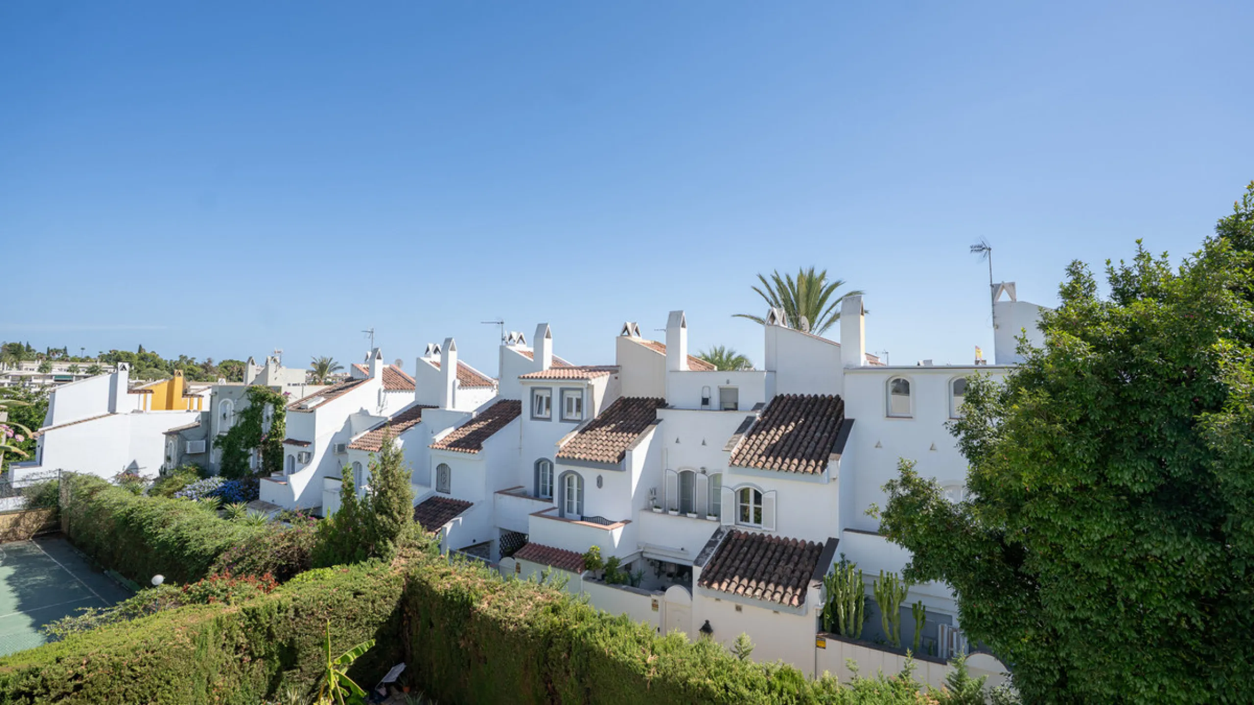 Apartment - Middle Floor Apartment в продаже в Marbella, Málaga. В доме 2 спален и 2 ванных комнат. Площадь дома 92 м²