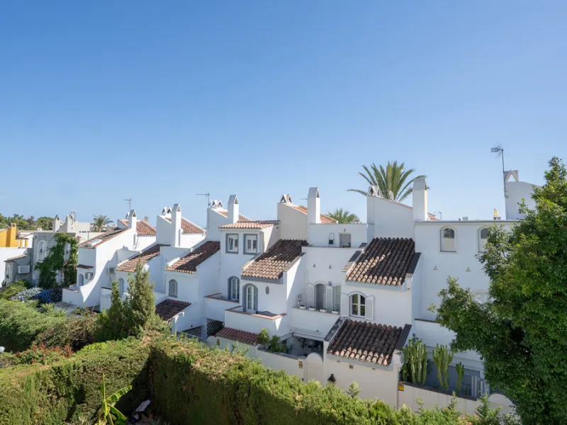 Apartment - Middle Floor Apartment в продаже в Marbella, Málaga. В доме 2 спален и 2 ванных комнат. Площадь дома 92 м²