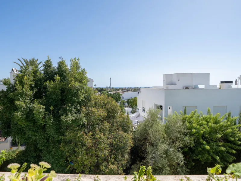 Apartment - Middle Floor Apartment в продаже в Marbella, Málaga. В доме 2 спален и 2 ванных комнат. Площадь дома 92 м²