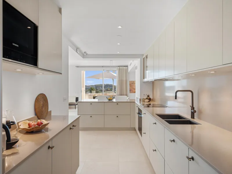 Experience elevated living in this stunning duplex penthouse located in the heart of Aloha, Marbella — one of Nueva Andalucía's most desirable neighborhoods. Spanning 320 m² across two spacious floors, this home blends contemporary elegance with exception