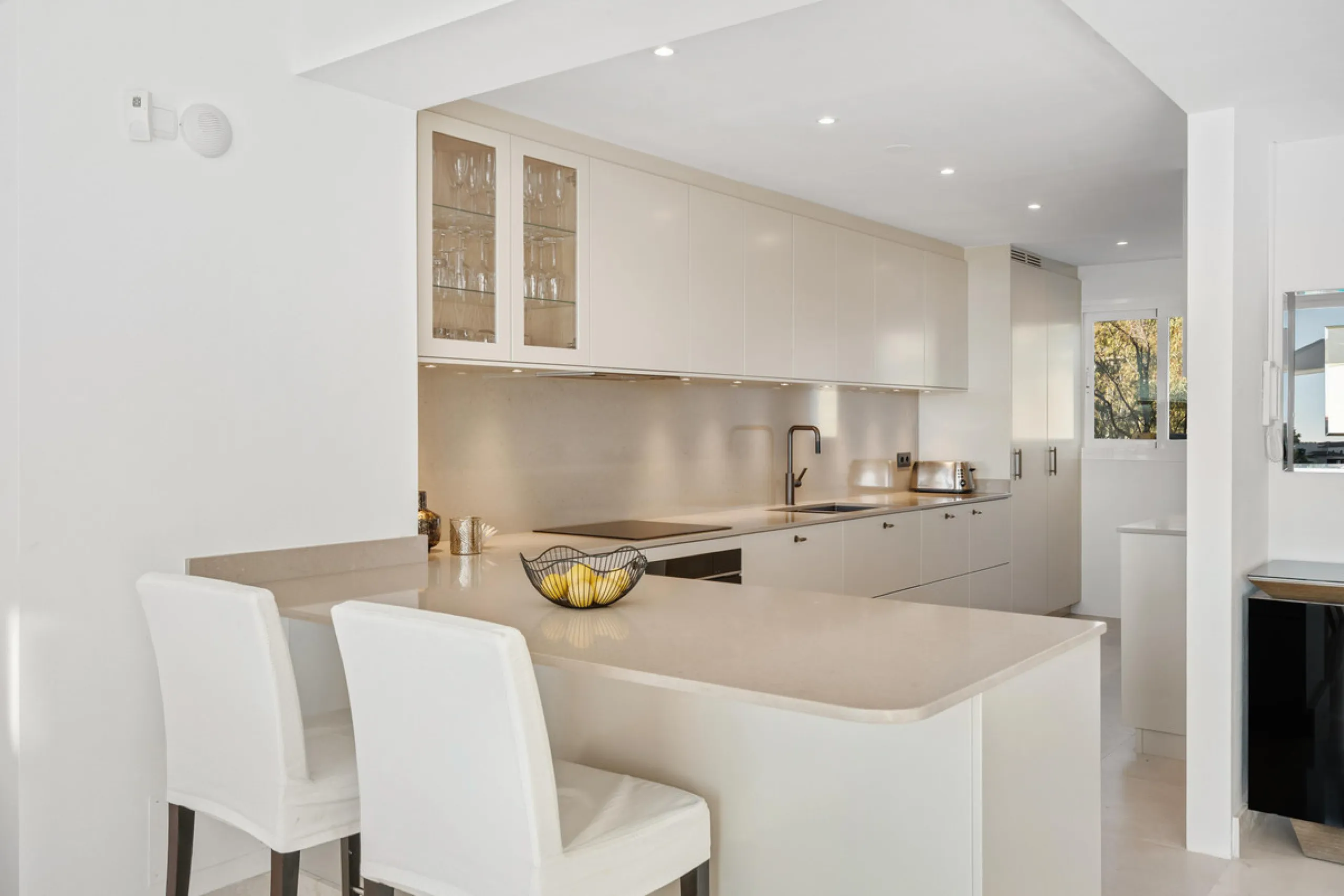 Experience elevated living in this stunning duplex penthouse located in the heart of Aloha, Marbella — one of Nueva Andalucía's most desirable neighborhoods. Spanning 320 m² across two spacious floors, this home blends contemporary elegance with exception