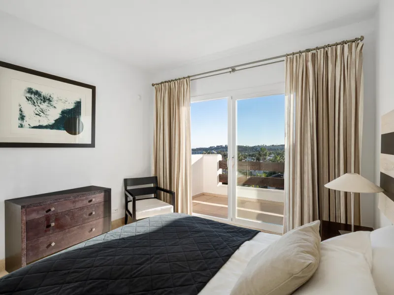 Experience elevated living in this stunning duplex penthouse located in the heart of Aloha, Marbella — one of Nueva Andalucía's most desirable neighborhoods. Spanning 320 m² across two spacious floors, this home blends contemporary elegance with exception