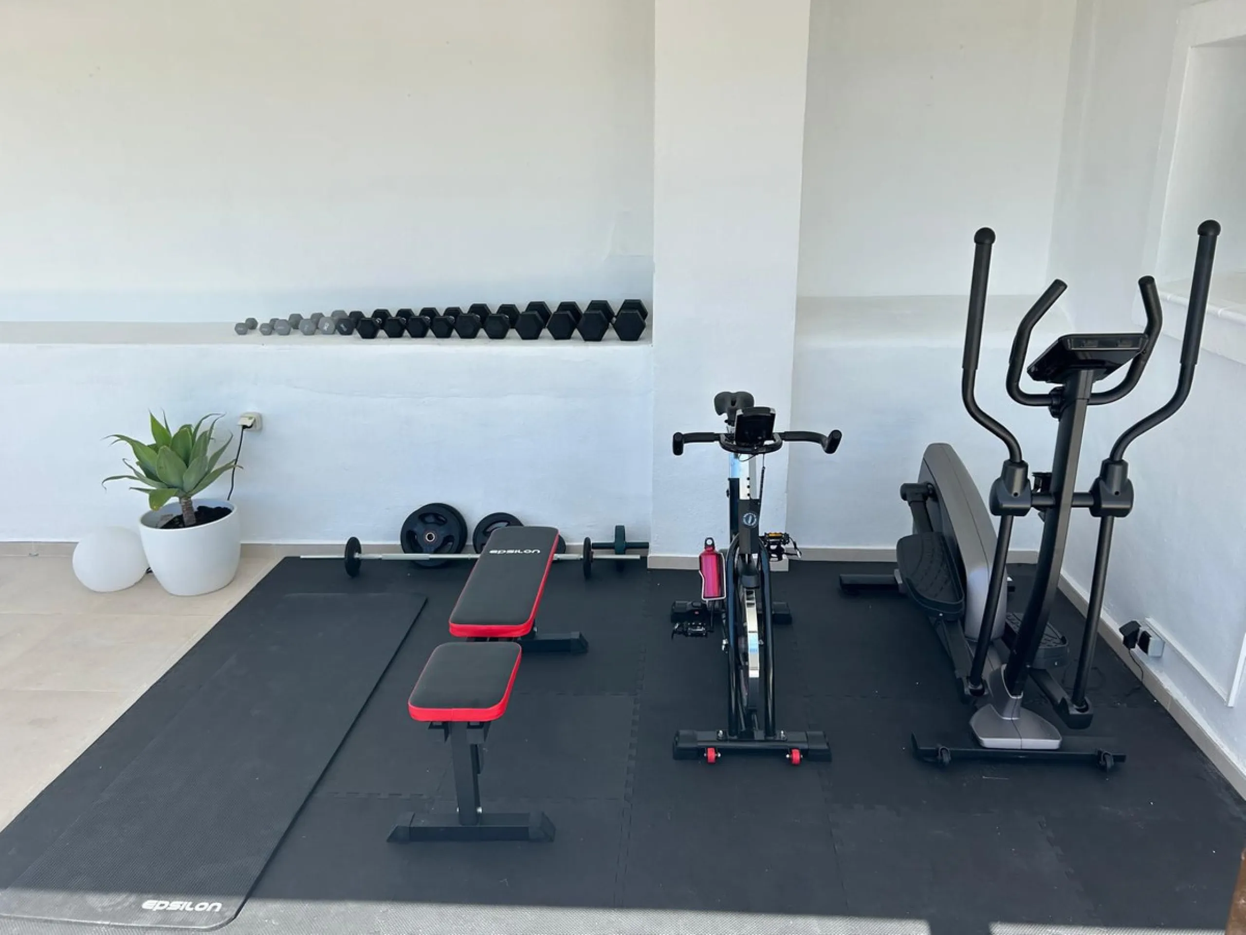 Experience elevated living in this stunning duplex penthouse located in the heart of Aloha, Marbella — one of Nueva Andalucía's most desirable neighborhoods. Spanning 320 m² across two spacious floors, this home blends contemporary elegance with exception
