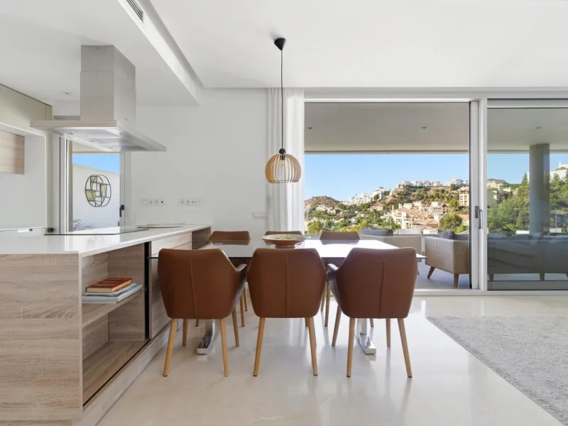 Apartment - Middle Floor Apartment в продаже в Benahavís, Málaga. В доме 3 спален и 2 ванных комнат. Площадь дома 159 м²