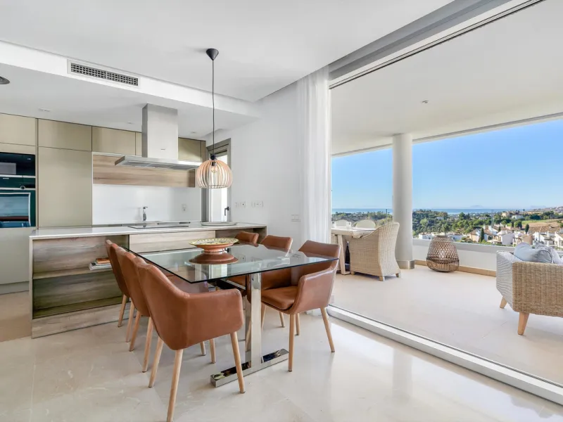 Apartment - Middle Floor Apartment в продаже в Benahavís, Málaga. В доме 3 спален и 2 ванных комнат. Площадь дома 159 м²