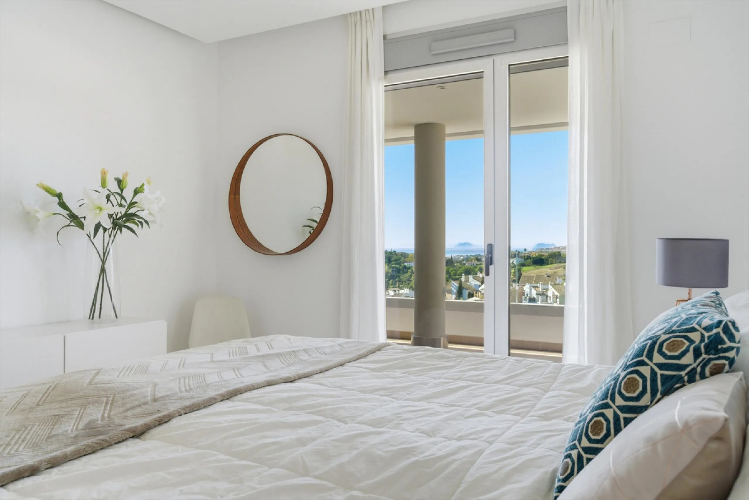 Apartment - Middle Floor Apartment в продаже в Benahavís, Málaga. В доме 3 спален и 2 ванных комнат. Площадь дома 159 м²