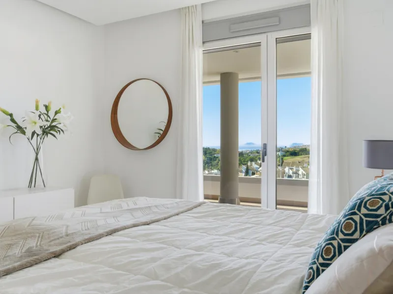 Apartment - Middle Floor Apartment в продаже в Benahavís, Málaga. В доме 3 спален и 2 ванных комнат. Площадь дома 159 м²