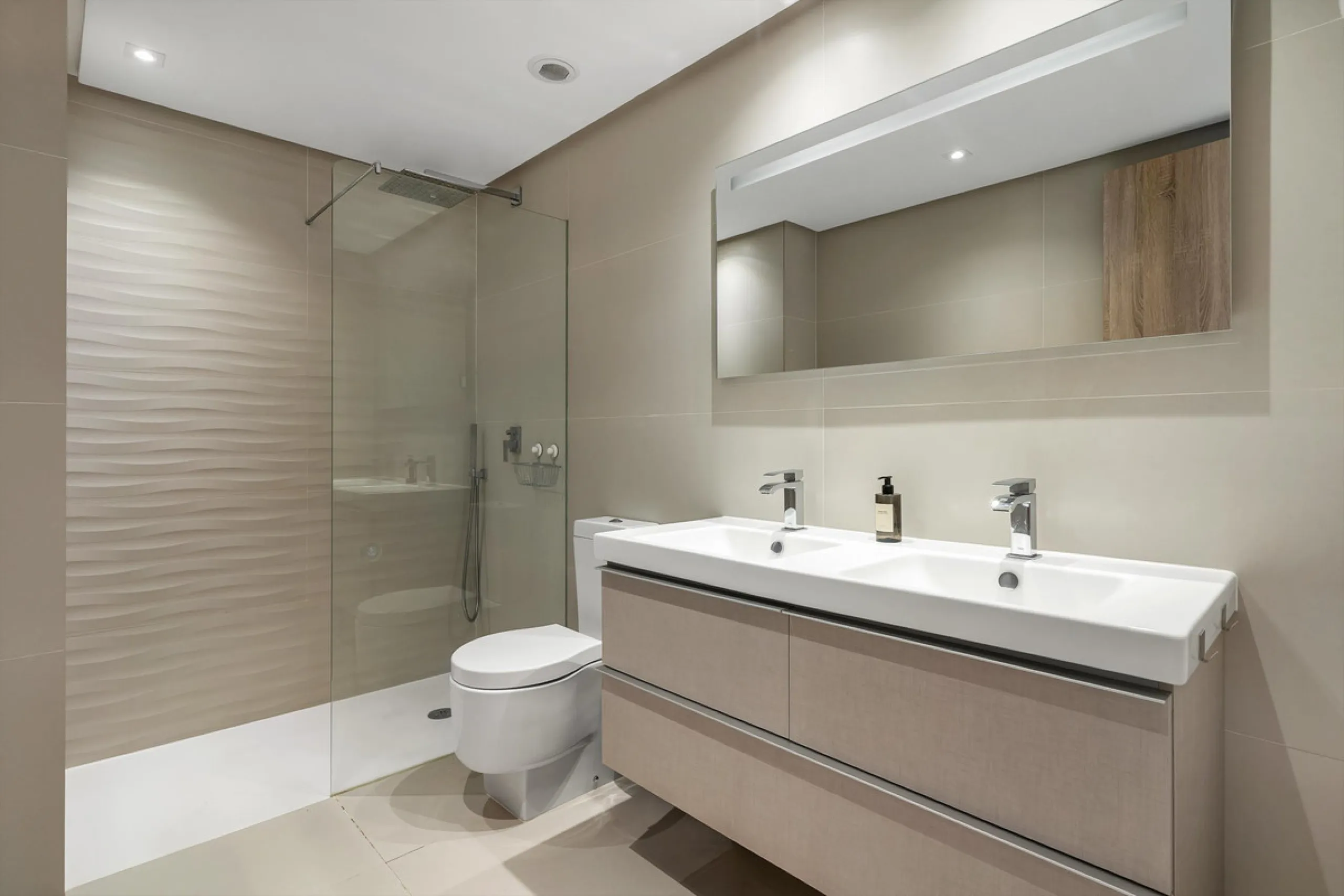 Apartment - Middle Floor Apartment в продаже в Benahavís, Málaga. В доме 3 спален и 2 ванных комнат. Площадь дома 159 м²