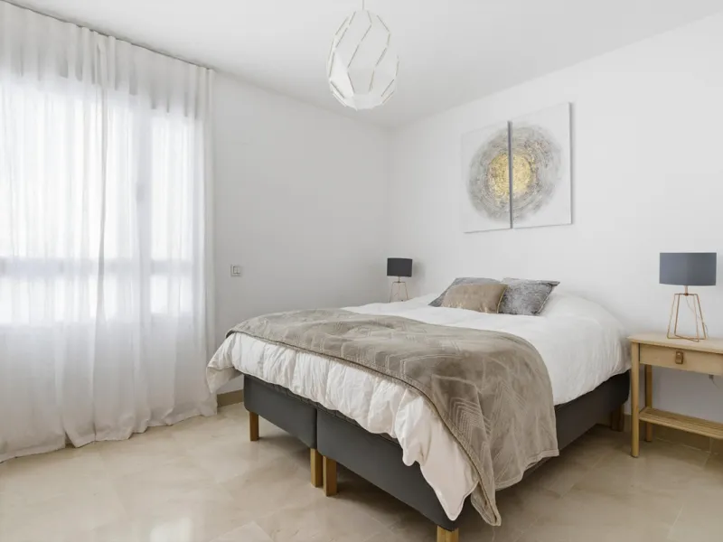 Apartment - Middle Floor Apartment в продаже в Benahavís, Málaga. В доме 3 спален и 2 ванных комнат. Площадь дома 159 м²