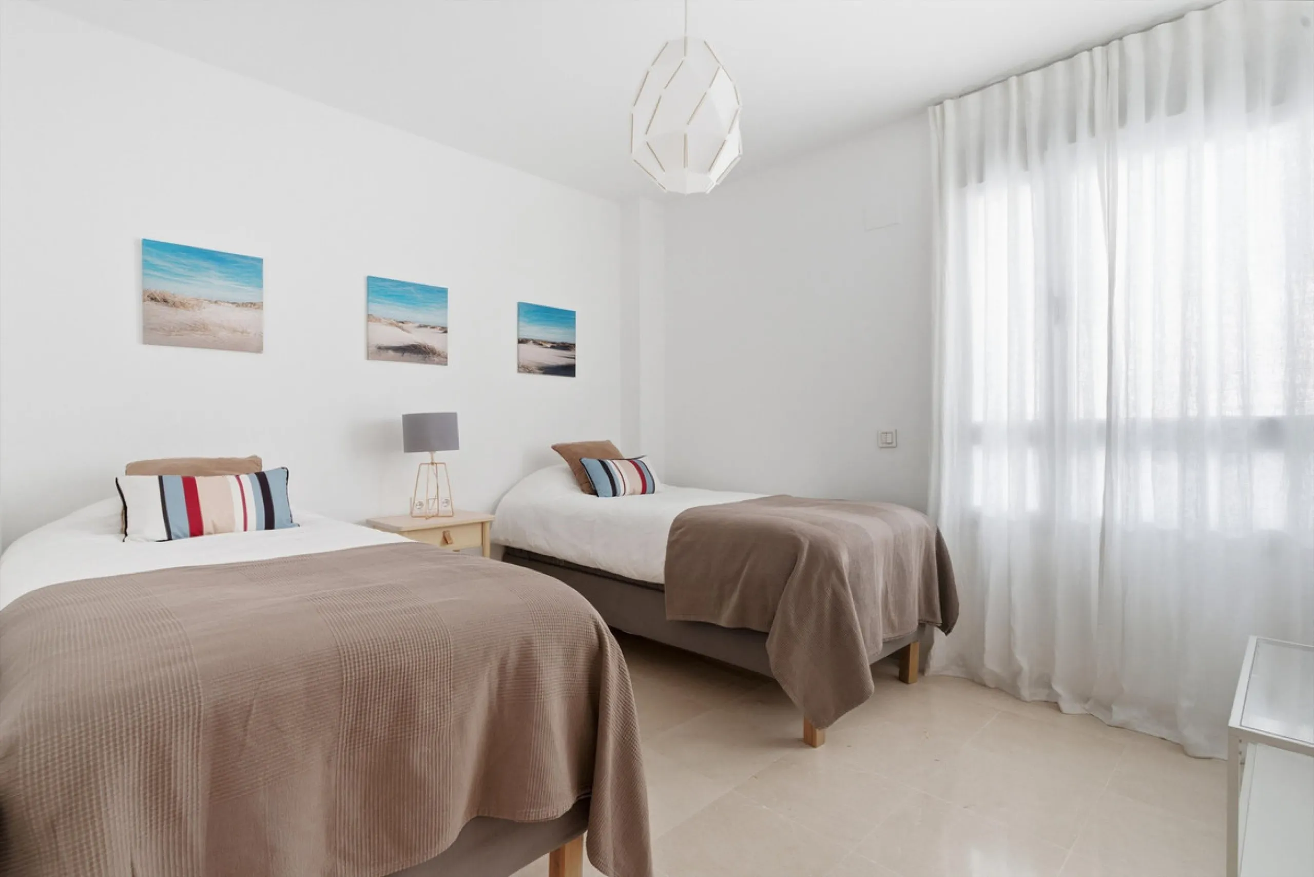 Apartment - Middle Floor Apartment в продаже в Benahavís, Málaga. В доме 3 спален и 2 ванных комнат. Площадь дома 159 м²