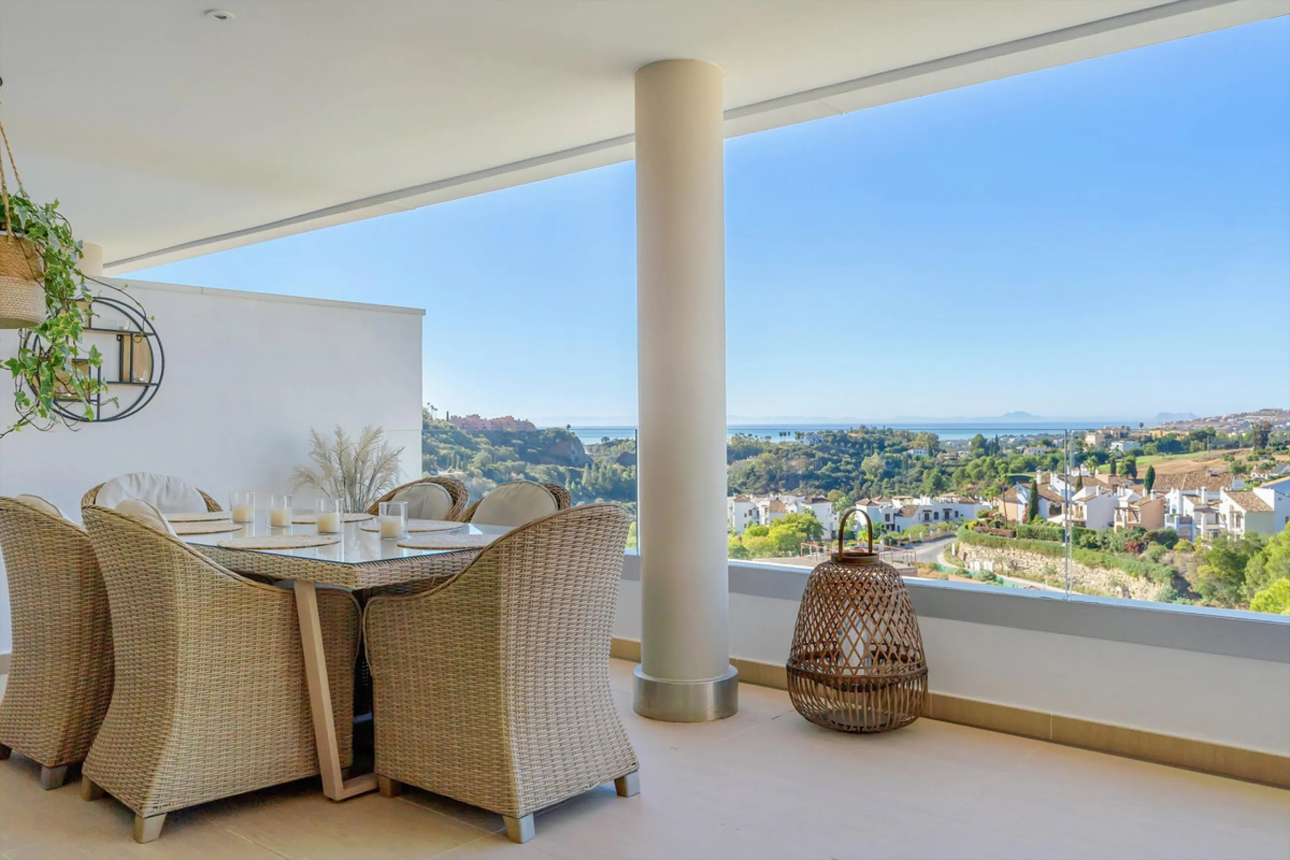Apartment - Middle Floor Apartment в продаже в Benahavís, Málaga. В доме 3 спален и 2 ванных комнат. Площадь дома 159 м²
