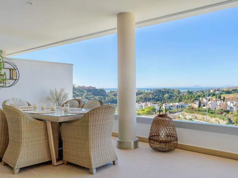 Apartment - Middle Floor Apartment в продаже в Benahavís, Málaga. В доме 3 спален и 2 ванных комнат. Площадь дома 159 м²