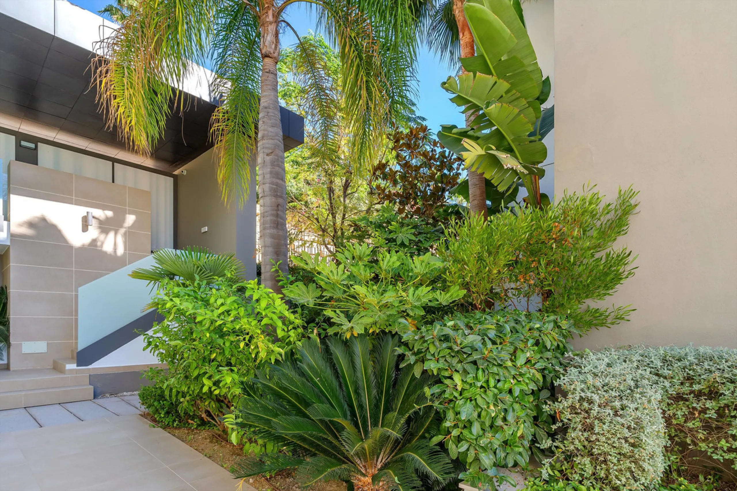 Apartment - Middle Floor Apartment в продаже в Benahavís, Málaga. В доме 3 спален и 2 ванных комнат. Площадь дома 159 м²