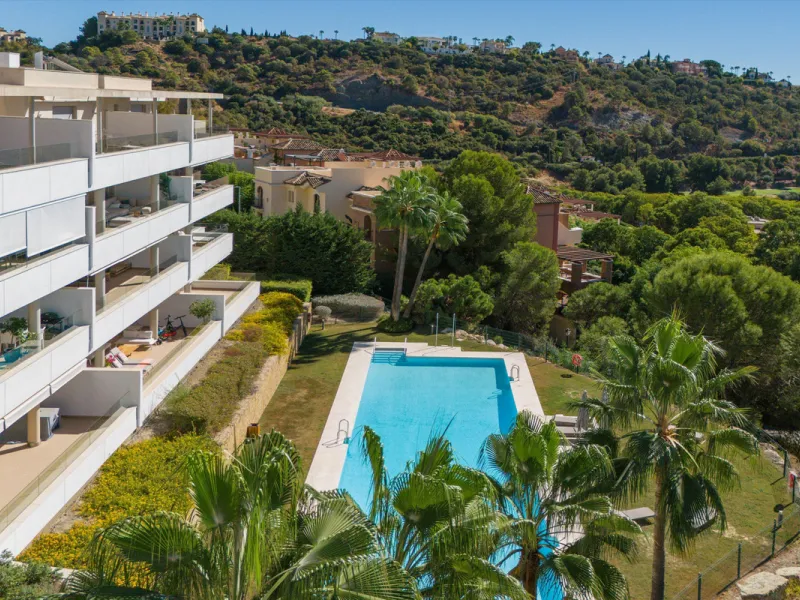 Apartment - Middle Floor Apartment в продаже в Benahavís, Málaga. В доме 3 спален и 2 ванных комнат. Площадь дома 159 м²