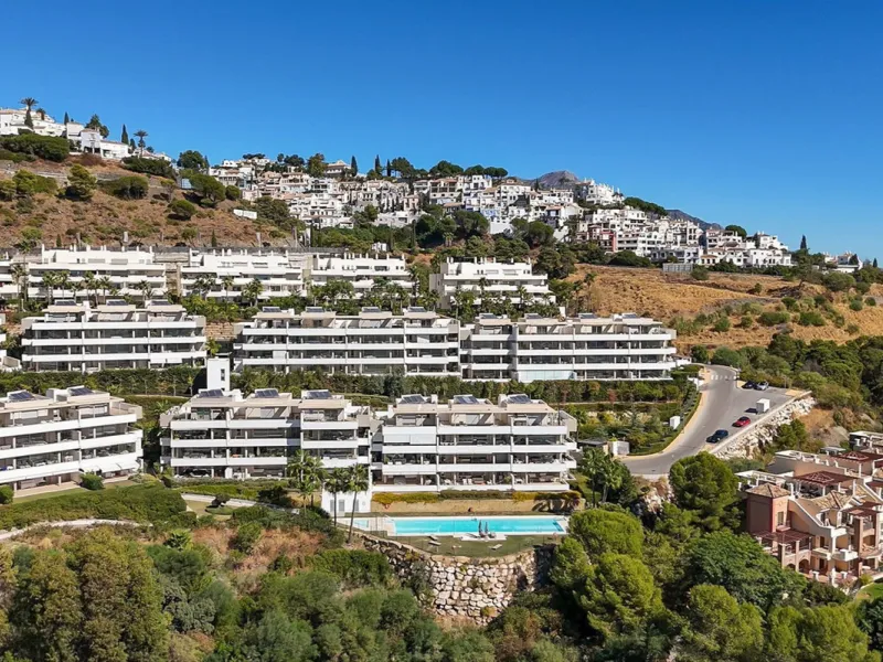 Apartment - Middle Floor Apartment в продаже в Benahavís, Málaga. В доме 3 спален и 2 ванных комнат. Площадь дома 159 м²